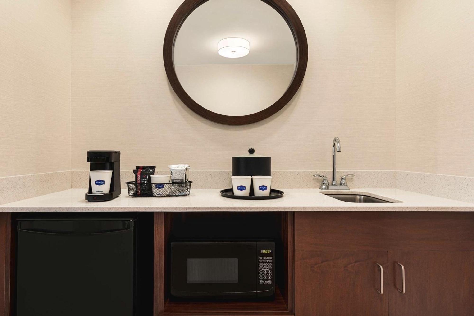 Hampton Inn & Suites Pittsburgh Waterfront West Homestead Bagian luar foto