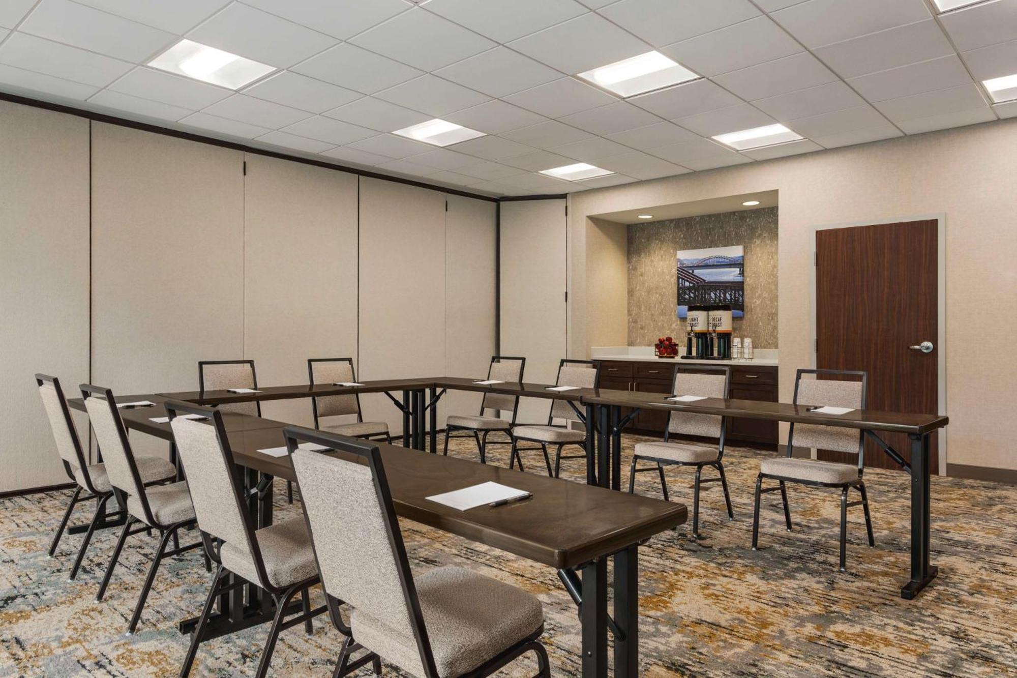Hampton Inn & Suites Pittsburgh Waterfront West Homestead Bagian luar foto