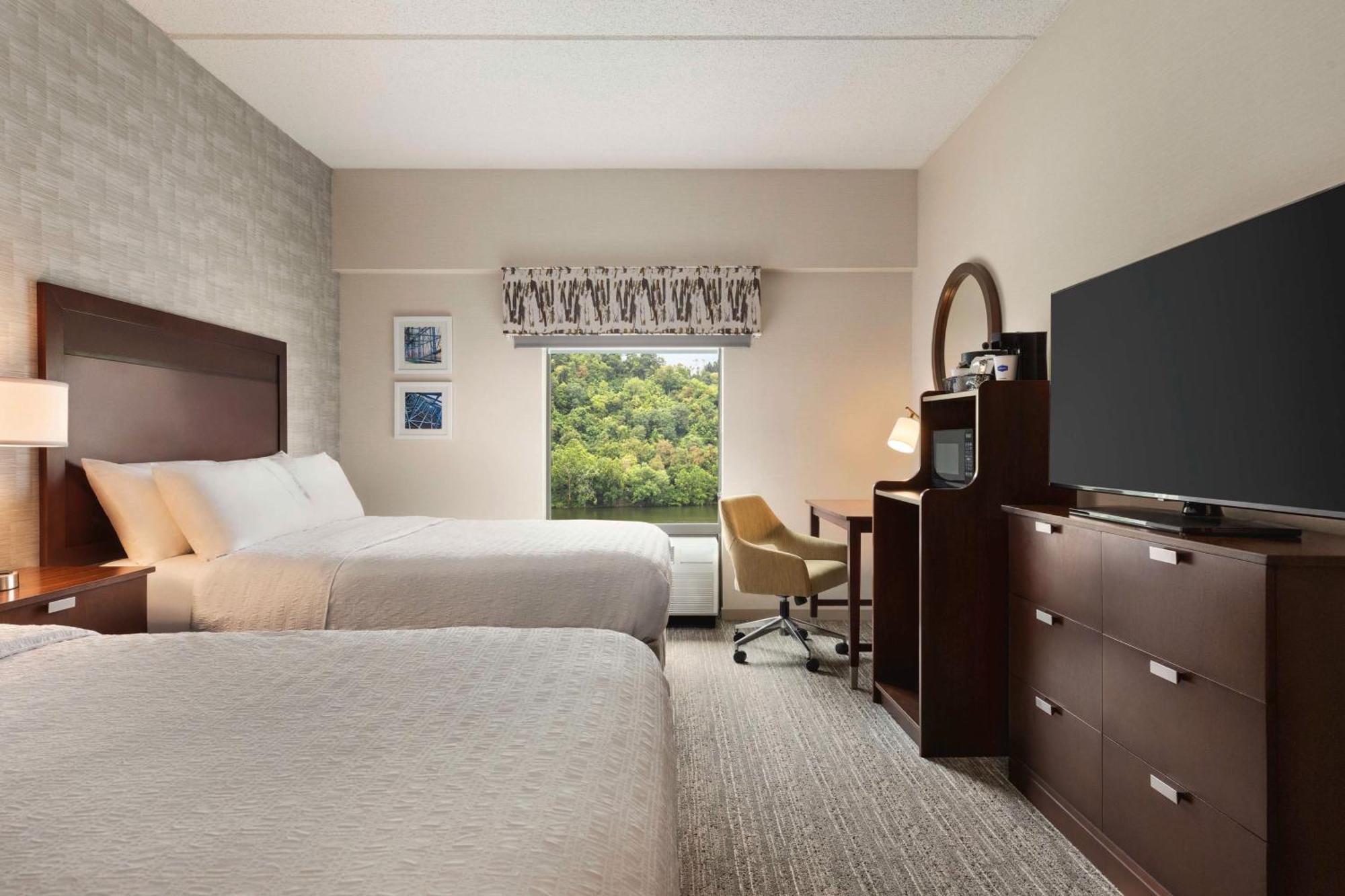 Hampton Inn & Suites Pittsburgh Waterfront West Homestead Bagian luar foto