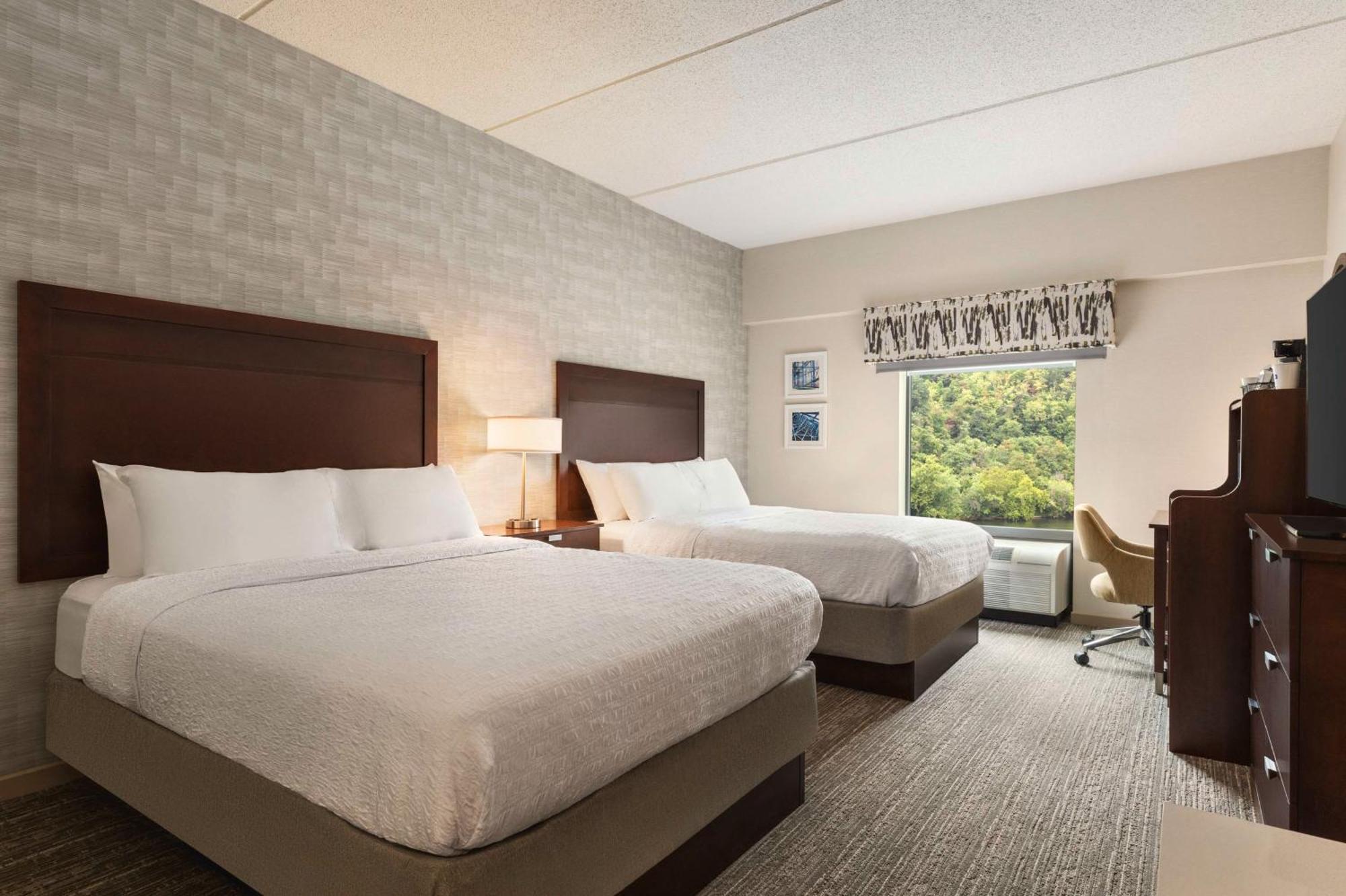 Hampton Inn & Suites Pittsburgh Waterfront West Homestead Bagian luar foto