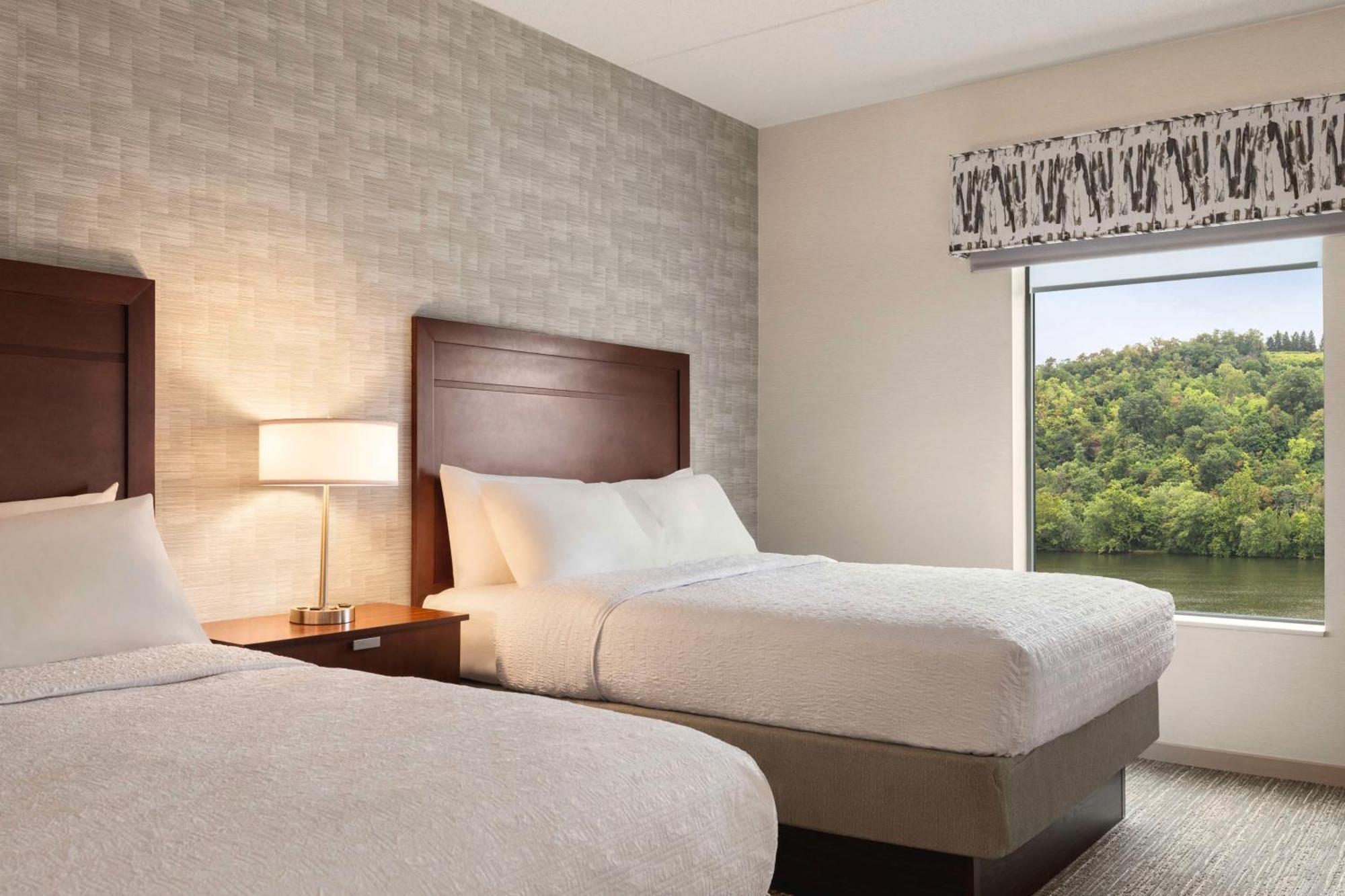 Hampton Inn & Suites Pittsburgh Waterfront West Homestead Bagian luar foto