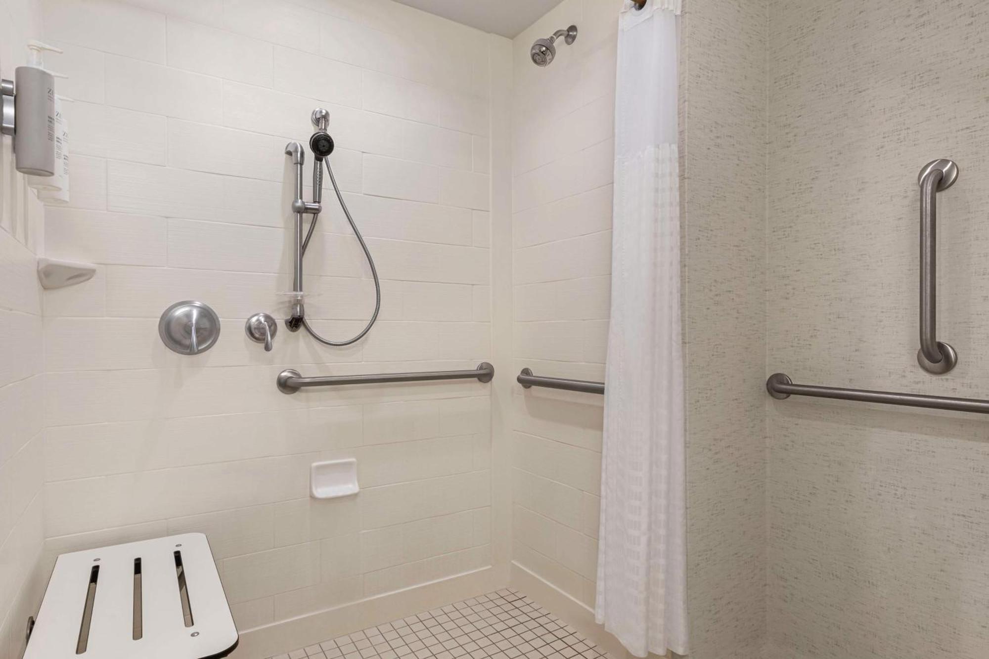 Hampton Inn & Suites Pittsburgh Waterfront West Homestead Bagian luar foto