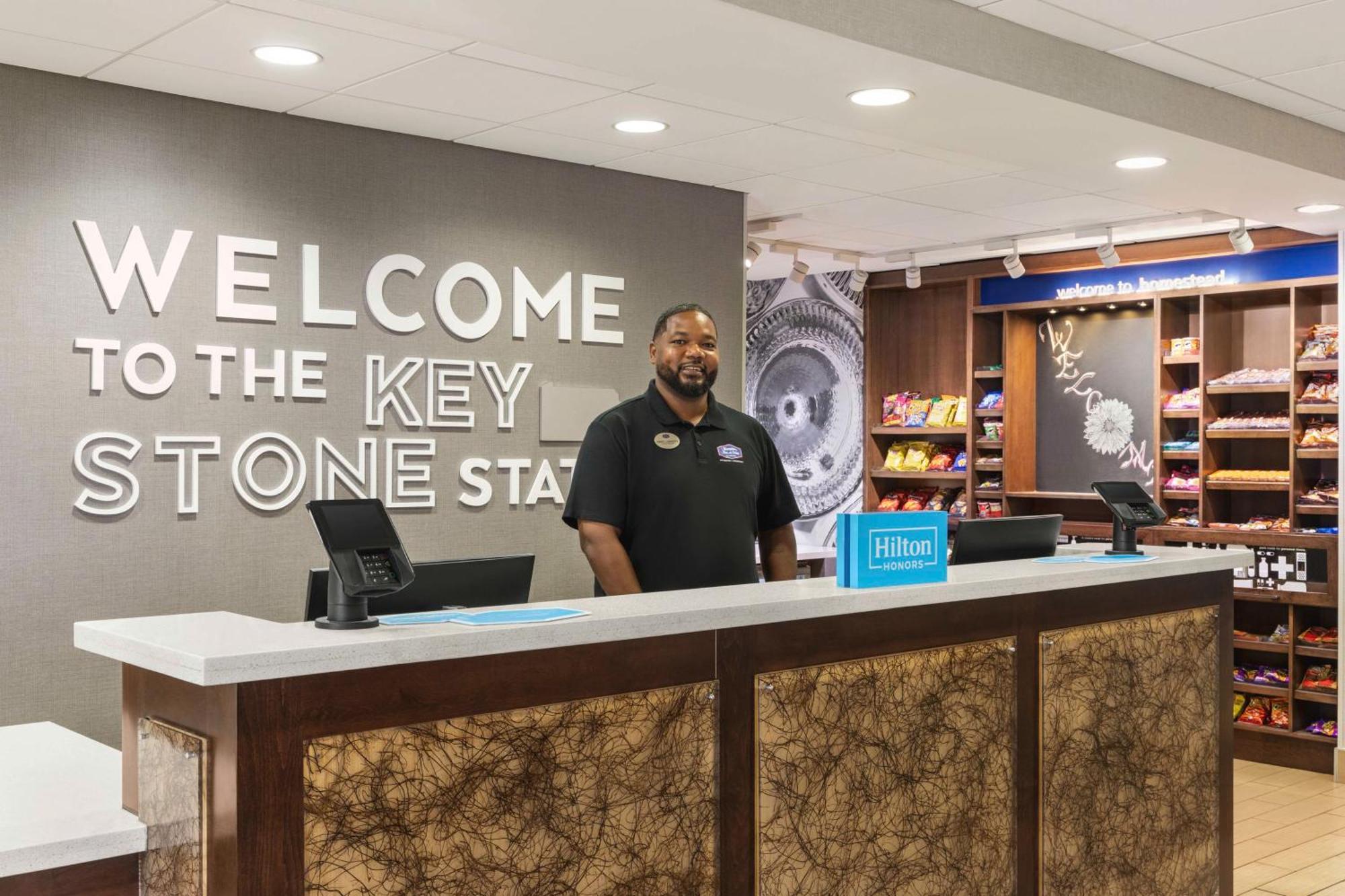 Hampton Inn & Suites Pittsburgh Waterfront West Homestead Bagian luar foto