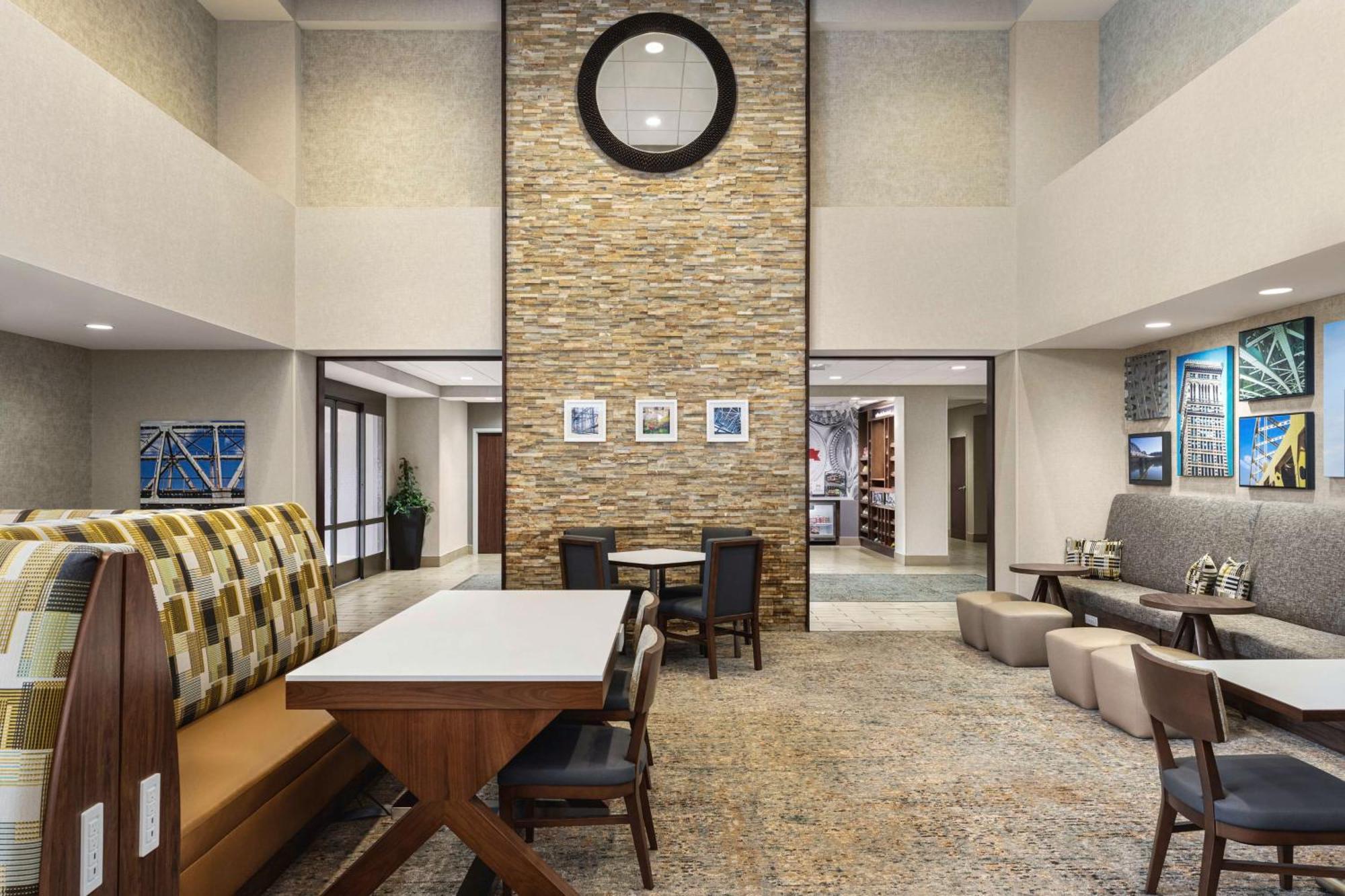 Hampton Inn & Suites Pittsburgh Waterfront West Homestead Bagian luar foto