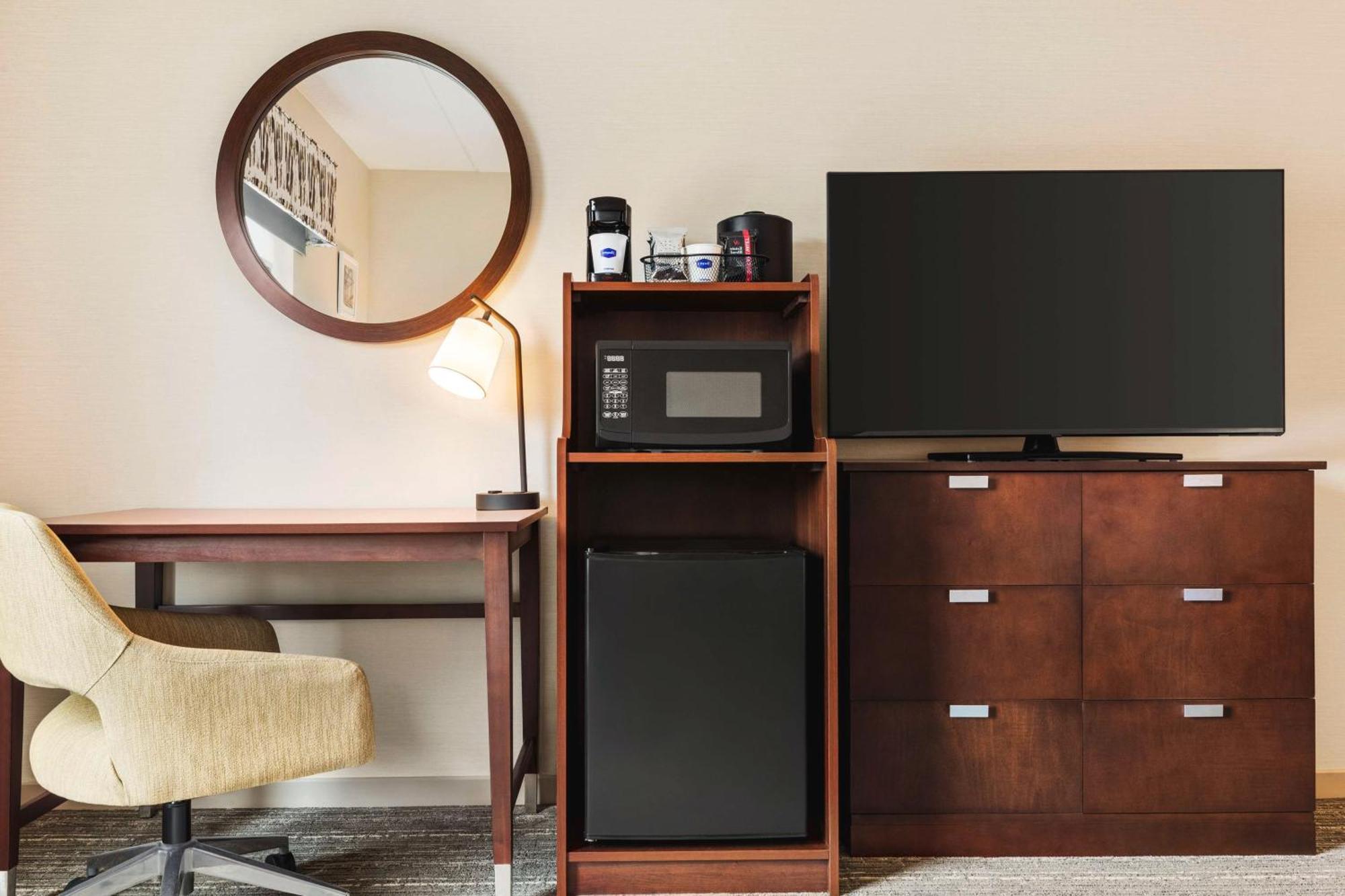 Hampton Inn & Suites Pittsburgh Waterfront West Homestead Bagian luar foto